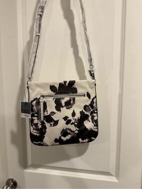 Simply Vera Vera Wang Floral Vegan Leather Crossbody Bag NWT